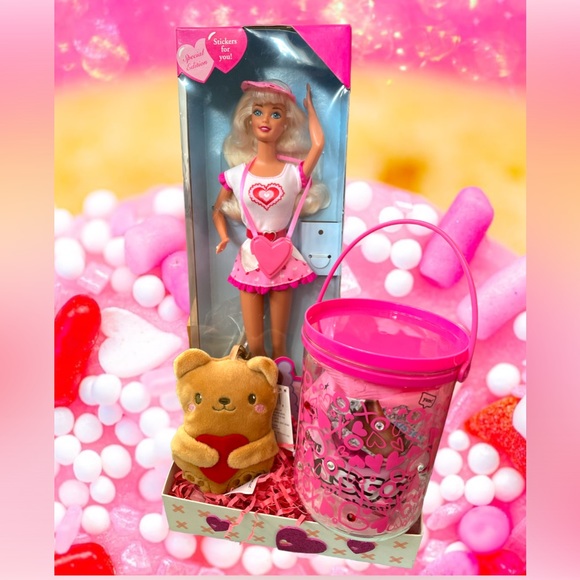 New Valentine’s Day Barbie Gift set - Picture 1 of 11